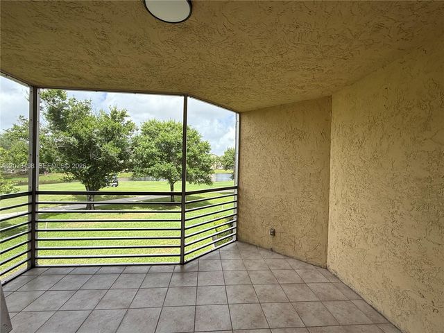 9531 Seagrape Dr 202, Davie, FL 33324