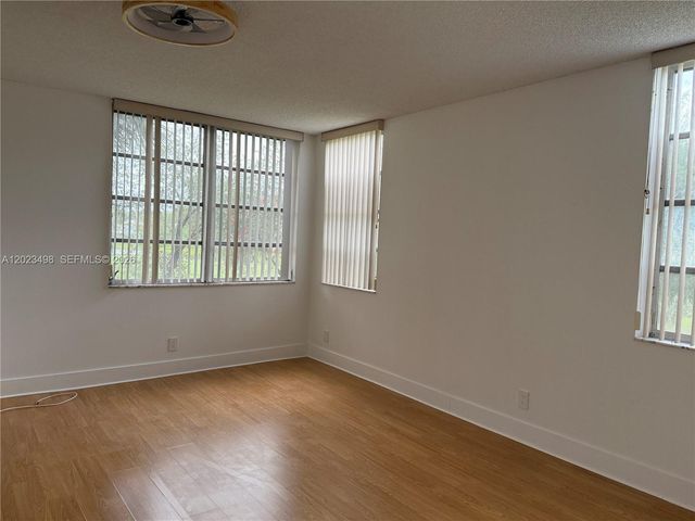9531 Seagrape Dr 202, Davie, FL 33324