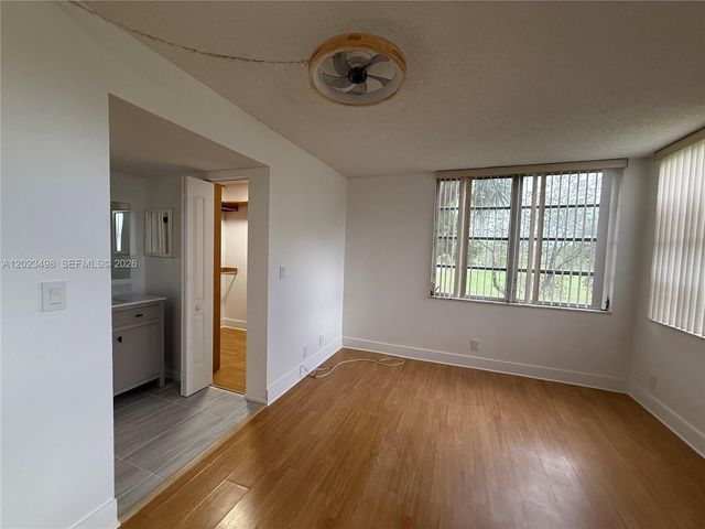 9531 Seagrape Dr 202, Davie, FL 33324