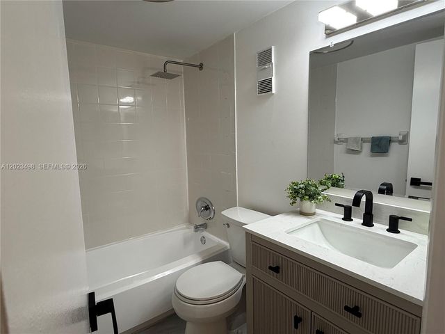9531 Seagrape Dr 202, Davie, FL 33324