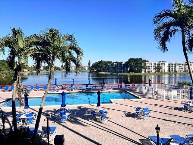 9531 Seagrape Dr 202, Davie, FL 33324