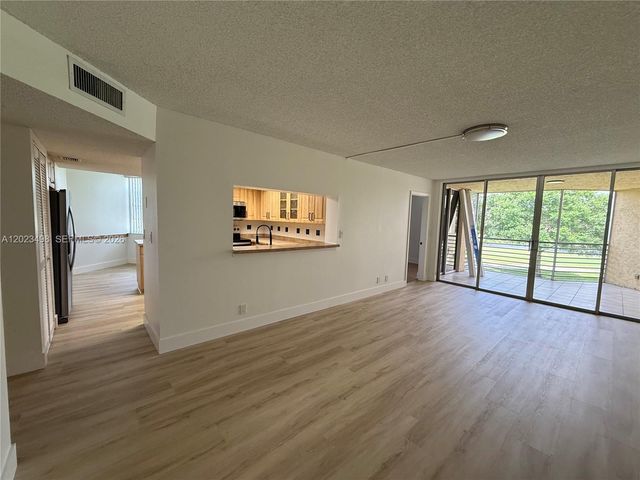 9531 Seagrape Dr 202, Davie, FL 33324