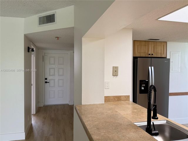 9531 Seagrape Dr 202, Davie, FL 33324