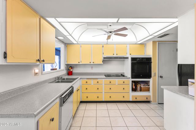 12910 W MAPLEWOOD Drive, Sun City West, AZ 85375