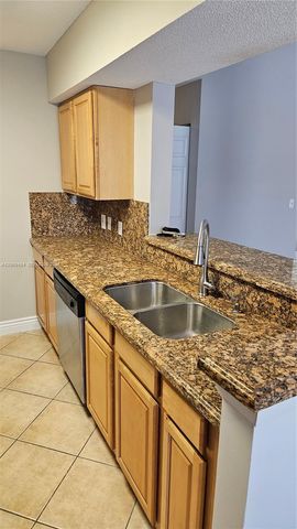815 W Boynton Beach Boulevard 4-205, Boynton Beach, FL 33426