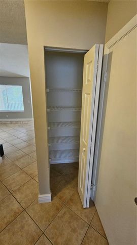815 W Boynton Beach Boulevard 4-205, Boynton Beach, FL 33426