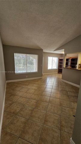 815 W Boynton Beach Boulevard 4-205, Boynton Beach, FL 33426