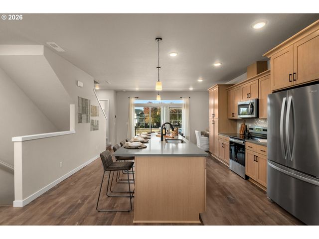 5093 Se DAVIS Rd, Hillsboro, OR 97123
