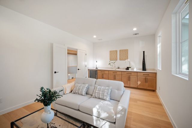 544 Kirkwood Drive, Dallas, TX 75218