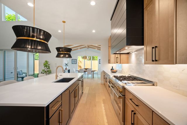 544 Kirkwood Drive, Dallas, TX 75218