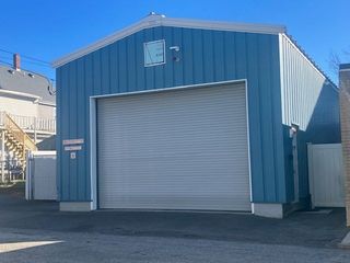 17 Meadow St, Salem, MA 01970