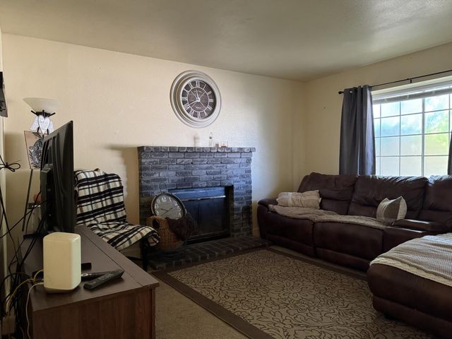 8763 Sunny Breeze Way, Sacramento, CA 95828