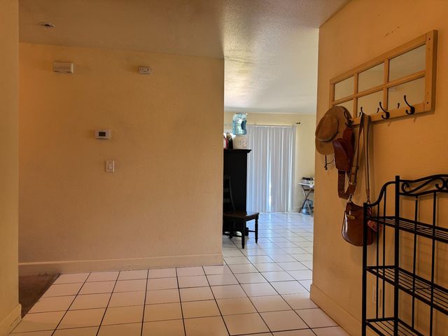 8763 Sunny Breeze Way, Sacramento, CA 95828