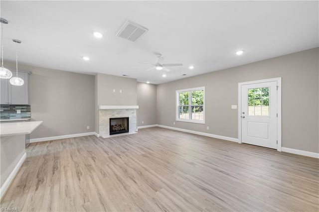 1885 Paragon Drive, Winston-salem, NC 27127
