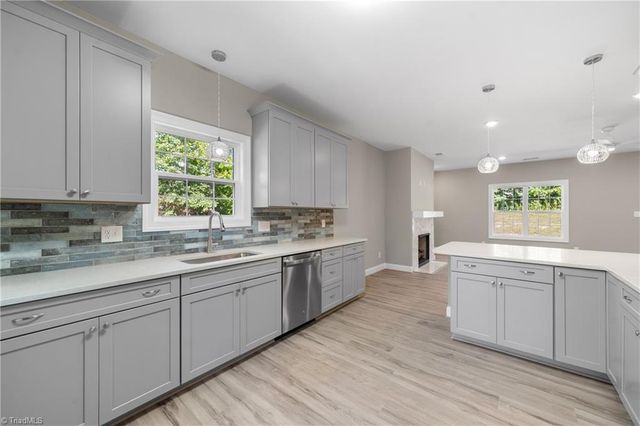 1885 Paragon Drive, Winston-salem, NC 27127