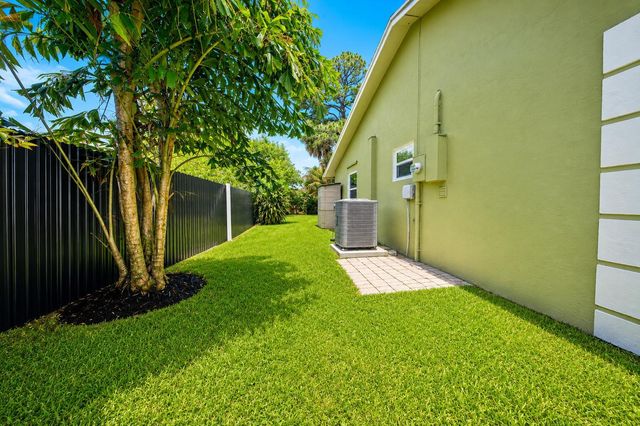 17285 Sapp Place, Jupiter, FL 33458