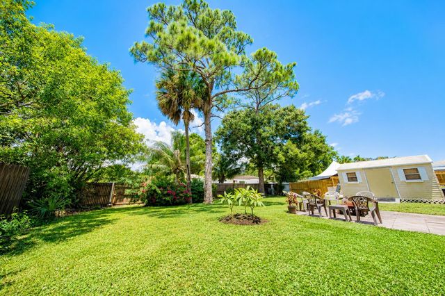 17285 Sapp Place, Jupiter, FL 33458