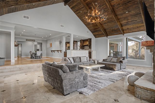 113 Club House Drive, Weatherford, TX 76087