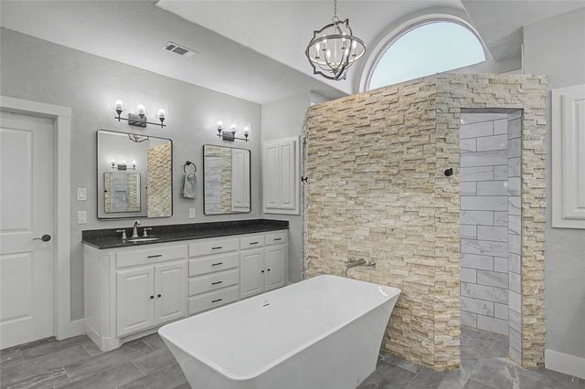 113 Club House Drive, Weatherford, TX 76087