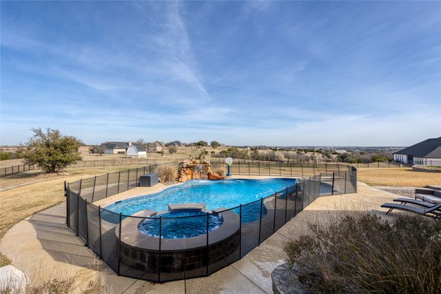 113 Club House Drive, Weatherford, TX 76087