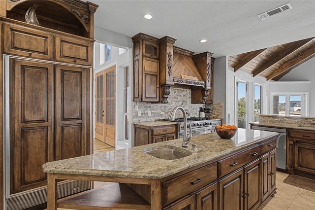 113 Club House Drive, Weatherford, TX 76087