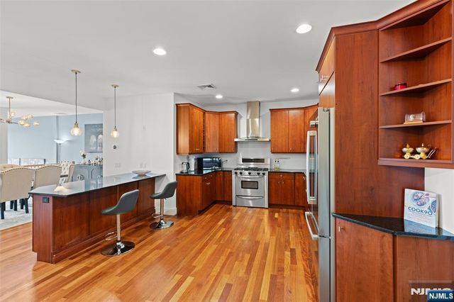 7 Oakdene Terrace 7, Edgewater, NJ 07020
