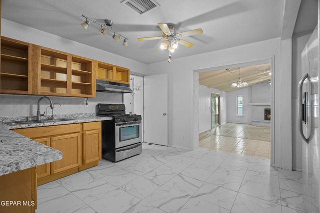 10372 SHENANDOAH, El Paso, TX 79924