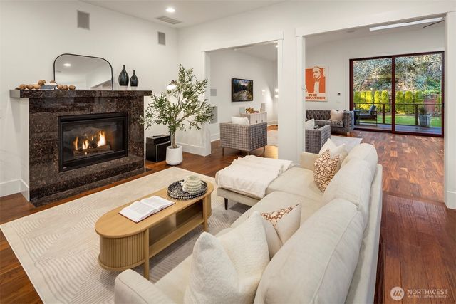 14424 SE 17th Street, Bellevue, WA 98007