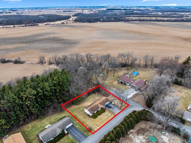 N1191 Walworth STREET, Genoa City, WI 53128