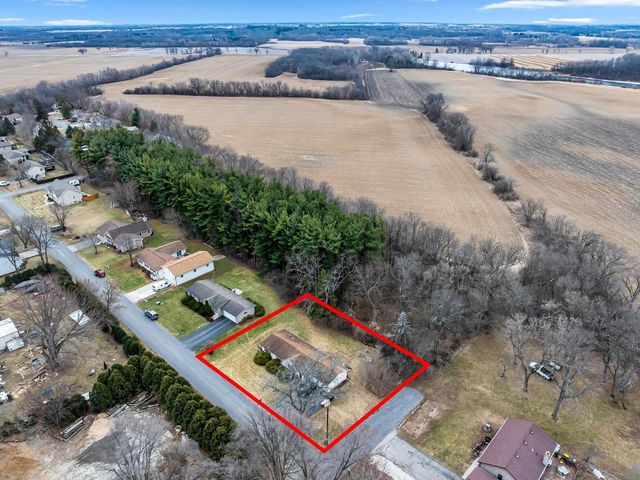 N1191 Walworth STREET, Genoa City, WI 53128