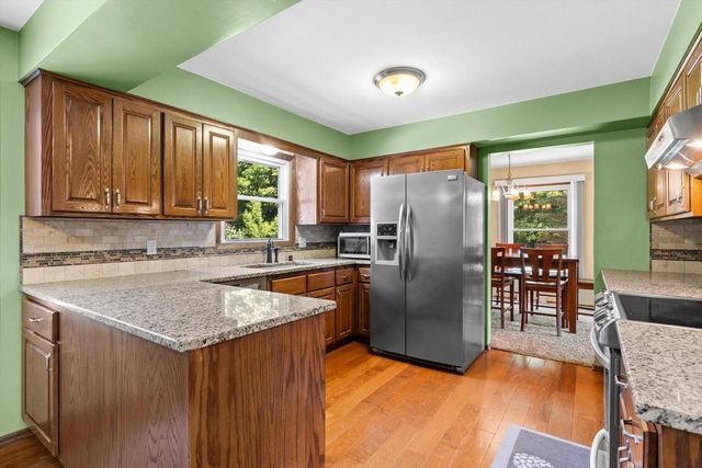 S70W22020 Alameda DRIVE, Big Bend, WI 53103