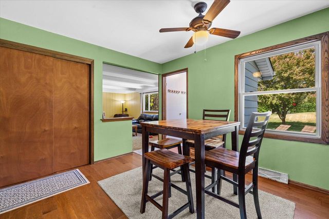 S70W22020 Alameda DRIVE, Big Bend, WI 53103