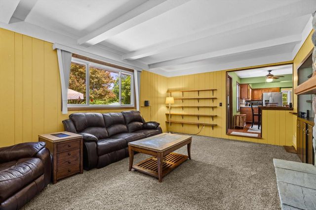 S70W22020 Alameda DRIVE, Big Bend, WI 53103