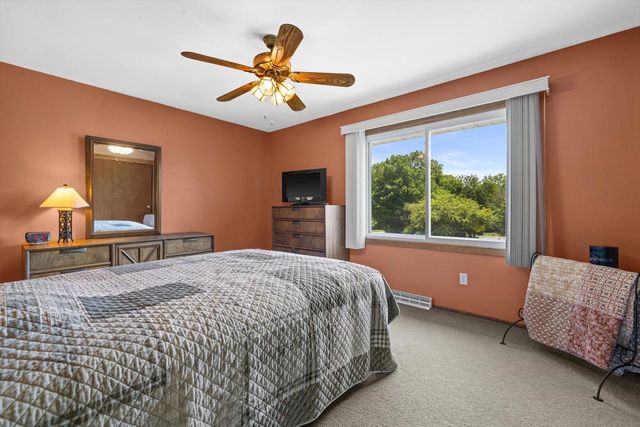 S70W22020 Alameda DRIVE, Big Bend, WI 53103