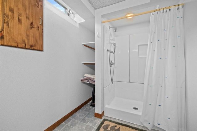 S70W22020 Alameda DRIVE, Big Bend, WI 53103