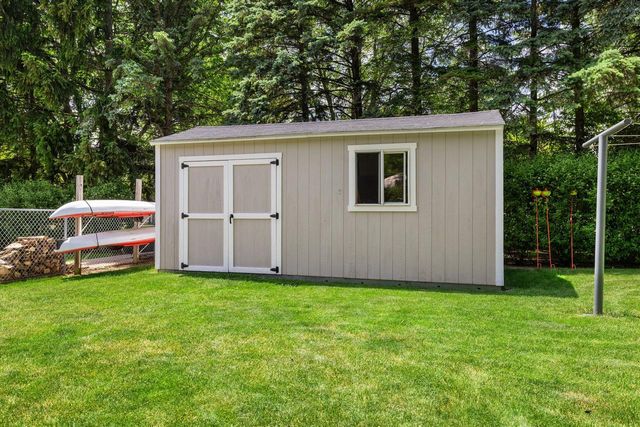 S70W22020 Alameda DRIVE, Big Bend, WI 53103