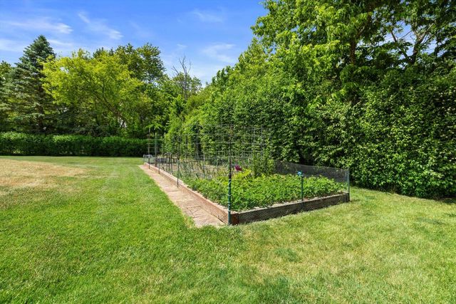 S70W22020 Alameda DRIVE, Big Bend, WI 53103