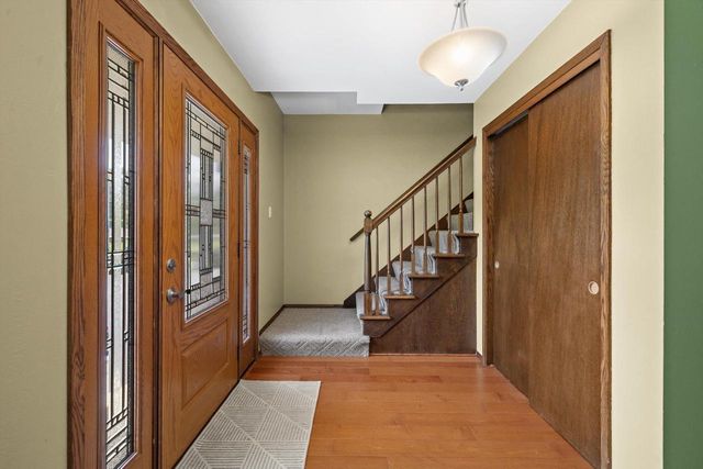 S70W22020 Alameda DRIVE, Big Bend, WI 53103