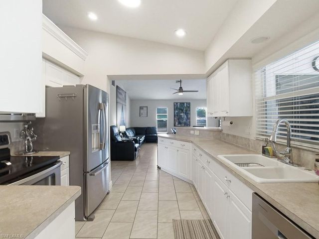 32 9th AVE, Cape Coral, FL 33909