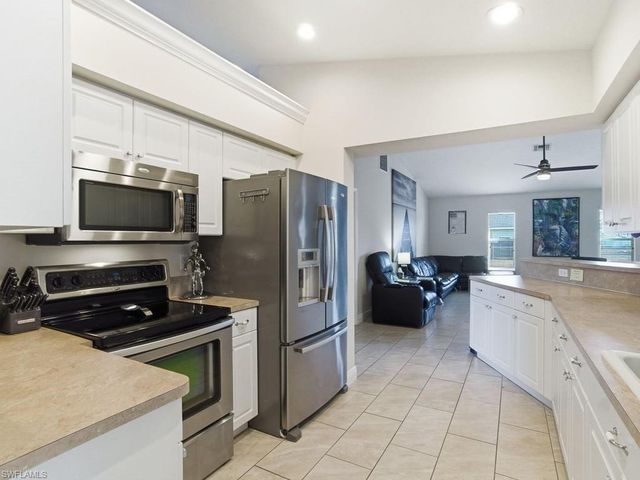 32 9th AVE, Cape Coral, FL 33909