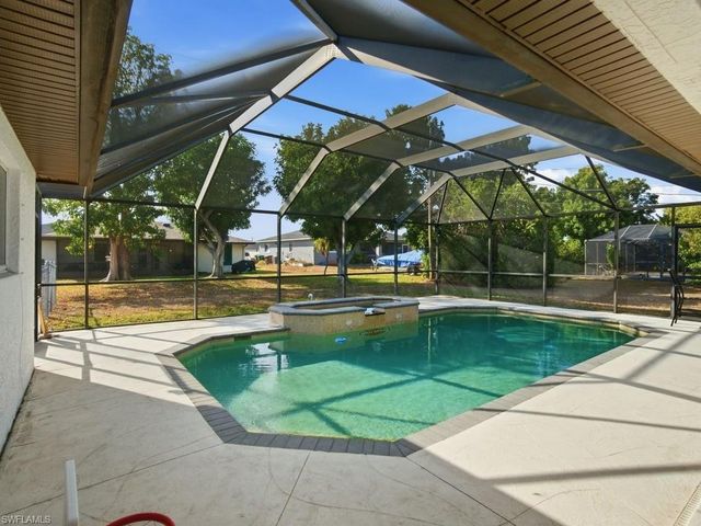 32 9th AVE, Cape Coral, FL 33909