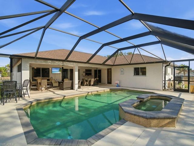 32 9th AVE, Cape Coral, FL 33909