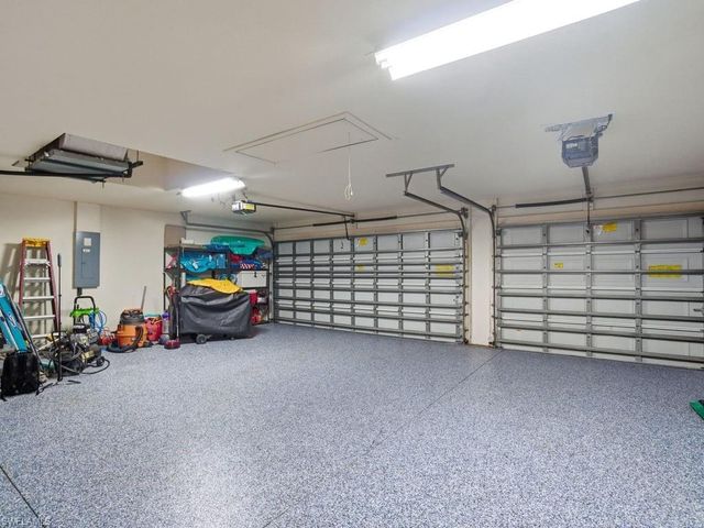 32 9th AVE, Cape Coral, FL 33909