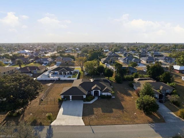 32 9th AVE, Cape Coral, FL 33909