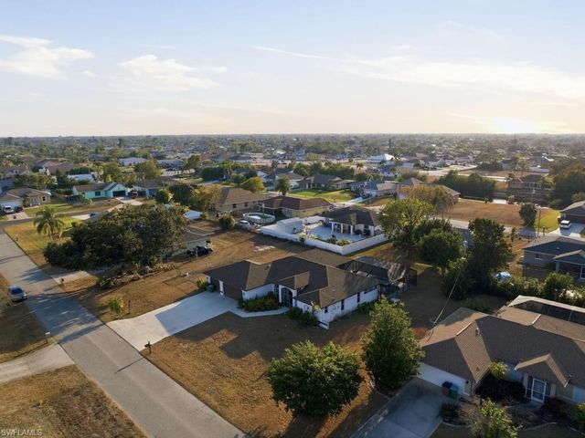 32 9th AVE, Cape Coral, FL 33909
