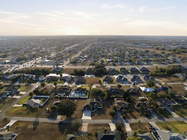 32 9th AVE, Cape Coral, FL 33909