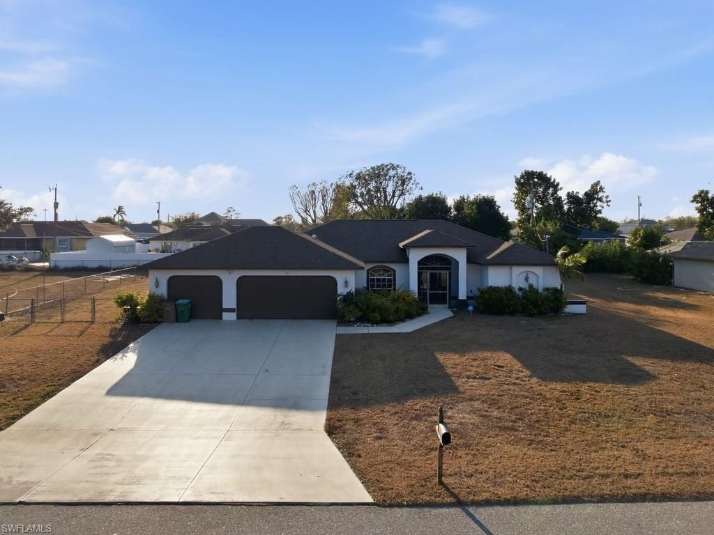 32 9th AVE, Cape Coral, FL 33909