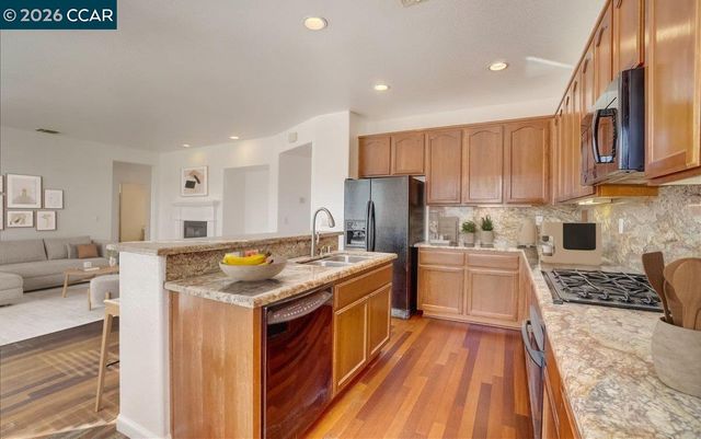 5660 Vista Drive, Richmond, CA 94806