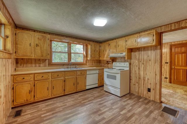 50 Henry Young Lane, Blairsville, GA 30512