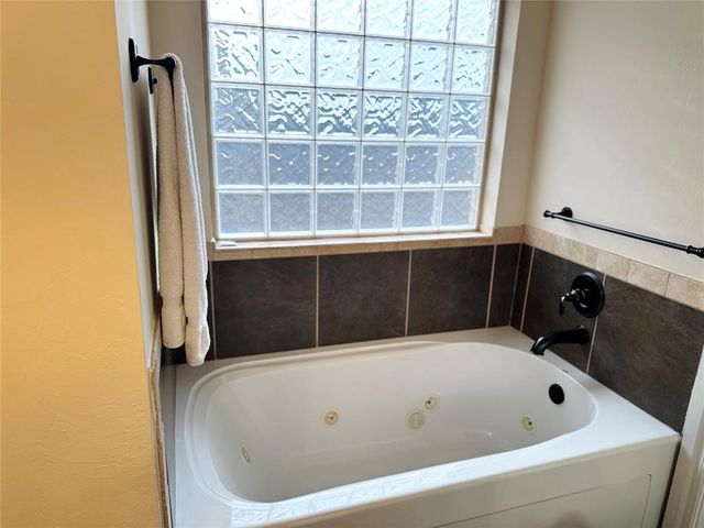 2113 NW 158th Street, Edmond, OK 73013